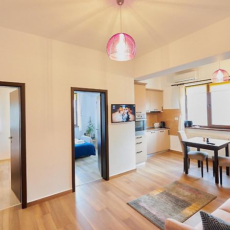 Cozy 3 Bedroom Apartments In Centre Of Iasi Palas Mall Bagian luar foto