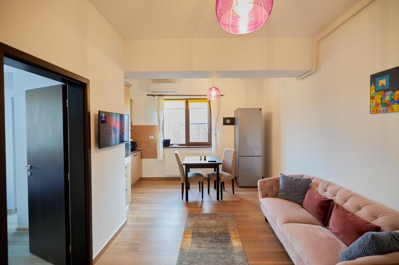 Cozy 3 Bedroom Apartments In Centre Of Iasi Palas Mall Bagian luar foto