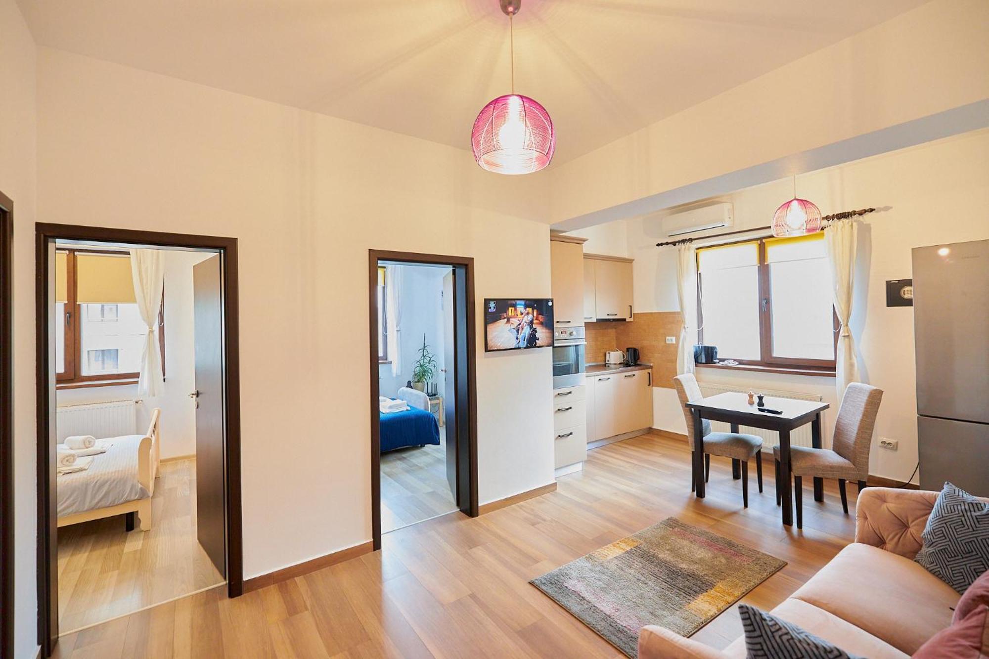 Cozy 3 Bedroom Apartments In Centre Of Iasi Palas Mall Bagian luar foto